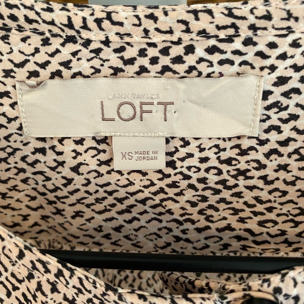 Loft Snakeskin Print Button Down Ls Xs - image 5